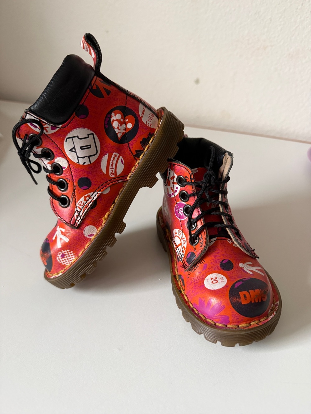 Dr. Martens Kids Love & Peace Graphic Lace-Up Boots Toddler size 5